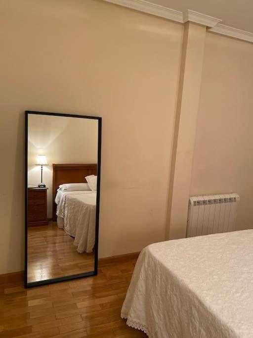 Lovely 2 Bedrooms Apartment Main Square ปลาเซนเซีย ภายนอก รูปภาพ