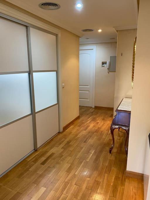 Lovely 2 Bedrooms Apartment Main Square ปลาเซนเซีย ภายนอก รูปภาพ