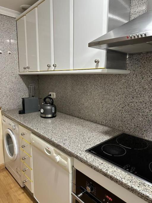 Lovely 2 Bedrooms Apartment Main Square ปลาเซนเซีย ภายนอก รูปภาพ